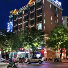 元阳云上山水主题酒店