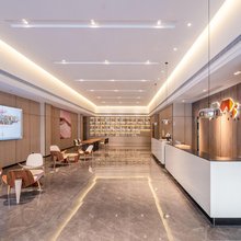 柏曼酒店(峨眉高铁站水晶广场店)