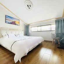 朝曦民宿(安吉竹博园灵峰山店)