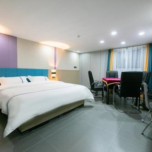 云曼酒店(武汉左岭新城店)