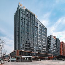 维也纳国际酒店(邵武客运站黄峭广场店)
