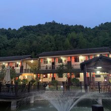客且留下莲心驿