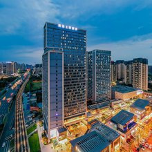 美伦上层酒店(成发工业园三河场地铁站店)