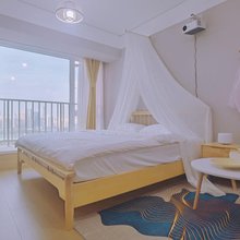 森秋里湖景影院公寓(武汉钟家村地铁站归元寺店)