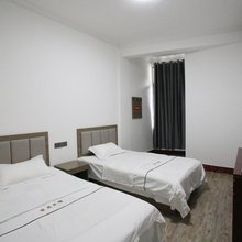 筠连荣君宾馆