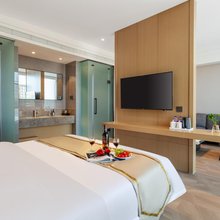 沁县君临酒店(南湖公园店)