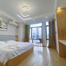 玖月民宿(九江铜锣湾店)