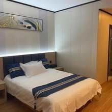 易佳轻奢民宿(上海淞发路淞南公园店)