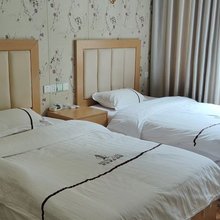镇雄宏驰商务宾馆(鱼洞乡政府店)