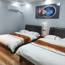 鸿馨民宿(镇雄高铁站店)