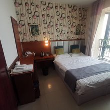 中州宾馆公寓(郑州博览中心地铁站店)