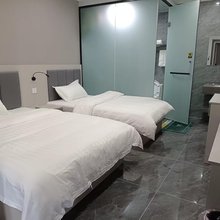 鸣犊森林宾馆