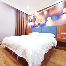 洛阳华筑民宿(王城公园地铁站店)