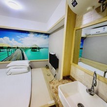 延边白杨客栈(延边大学网红墙店)
