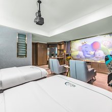 格林精致酒店(临沧恒基广场玉龙湖公园店)