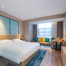 艺龙万国酒店(滨州渤海国际中百大厦店)