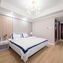 梓舍臻品公寓外滩南京路步行街店(广东路分店)