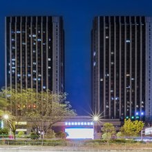 万金电竞民宿(武昌火车站地铁站店)