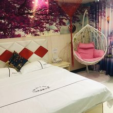 泊悦主题公寓(竹料地铁站店)