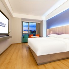 漫鹿CC酒店(郑州东站华润时代广场店)