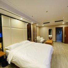 威宁阅舍轻居酒店