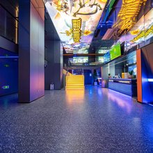 超凡空间电竞酒店(观山湖世纪城恒大中央广场店)