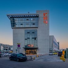 宁波青藤艺宿酒店(北仑弘基广场店)