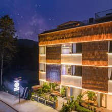 子衿丨My Beloved Guesthouse设计师私汤民宿(青城山高铁站店)