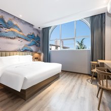 武汉澜锦酒店(观澜高尔夫儿童医院店)