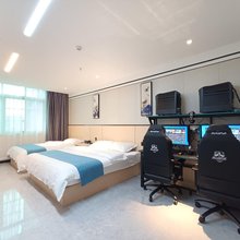 黑鲨电竞公寓(英德峰光路店)