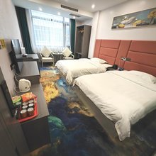 威信扎西艺彩大酒店