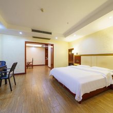 东兴福珍大酒店