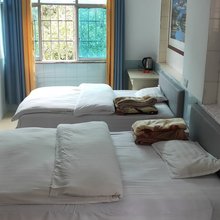 兴义鸿春旅社