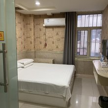 拜泉迷彩假日快捷宾馆