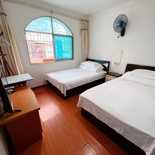 贵阳嘉乐福家庭旅馆(白云中路地铁店)