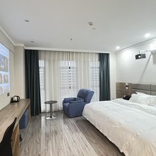荟琳萃酒店(宜昌鑫鼎汽配城店)