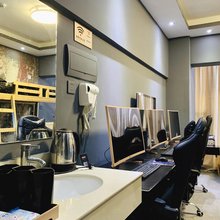 致上艾克斯电竞酒店(昆明高铁南站店)