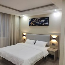 雲华酒店(大厂地铁站科技职业学院店)