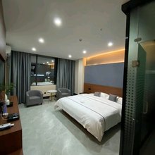 百色凯冠酒店