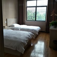 京山逸家宾馆
