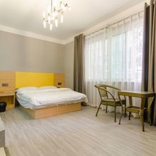 郑州同馨精选公寓(经开中心广场地铁站店)