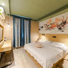 尚景商务酒店(沙口路地铁站郑州记忆油画厂创意园店)
