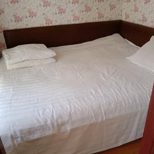 凤仪旅馆(青岛火车站栈桥店)