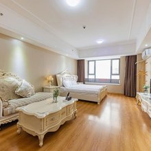 艾晶艺术酒店(济南高新万达会展中心店)