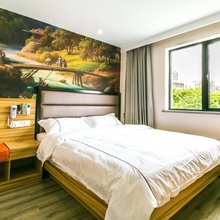 星期八假日宾馆(上海新国际博览中心店)