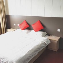 可临宁连锁酒店(青岛黄海学院店)