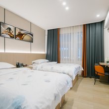 君庭假日酒店(衢州高铁站双港中路店)