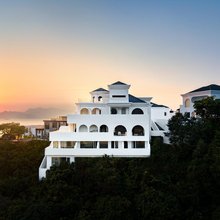 蜜悦·深圳蓝白圣岛悬崖泡池美宿
