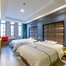 红叶酒店(武汉理工大学南湖校区维佳佰港城店)