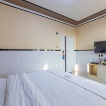 万和公寓(佛山虹岭店)